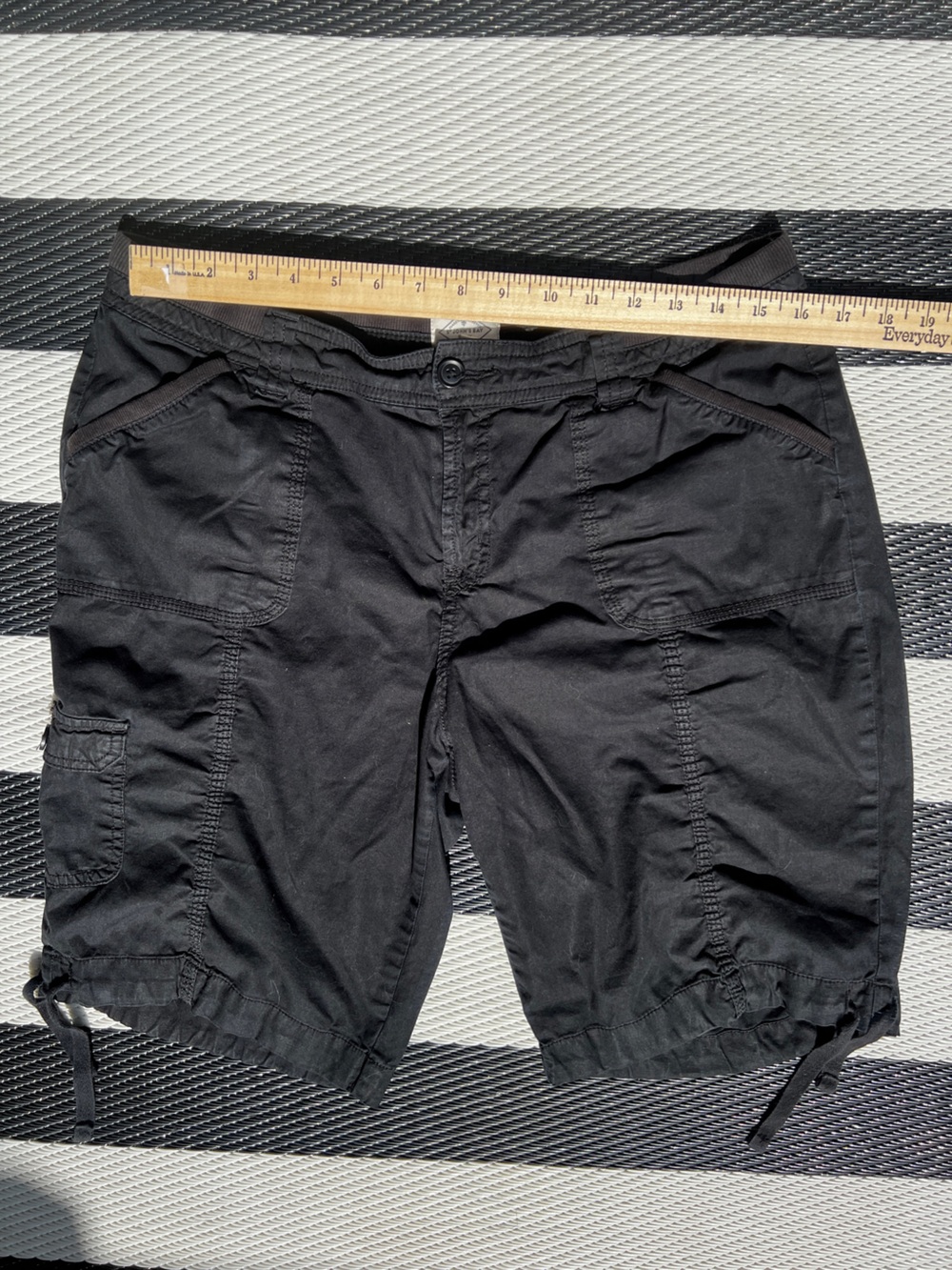 St. John's Bay Black cargo Shorts - Picture 2 of 5